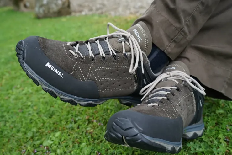 Meindl Mens Ontario GTX Shoes - Black-Brown Fashion