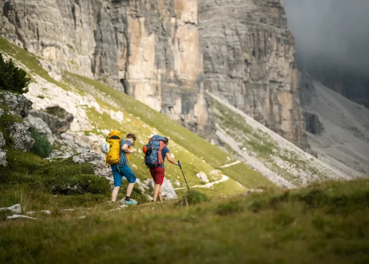 Mountain Equipment Womens Comici Shorts - Ombre Blue Hot
