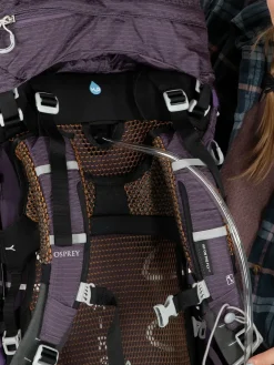 Osprey Womens Aura AG 50 Rucksack - Enchantment Purple Hot