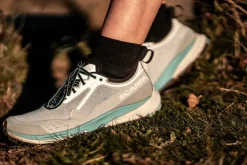 Scarpa Womens Golden Gate Kima RT Trail Running Shoes - Light Gray-Aruba Blue Hot