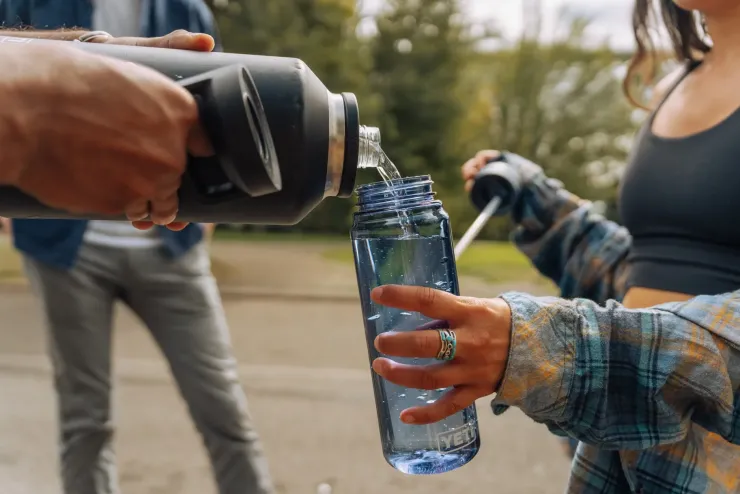 Yeti Rambler 64oz Bottle - Black Hot