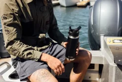 Yeti Rambler 26oz Straw Bottle - Black Hot