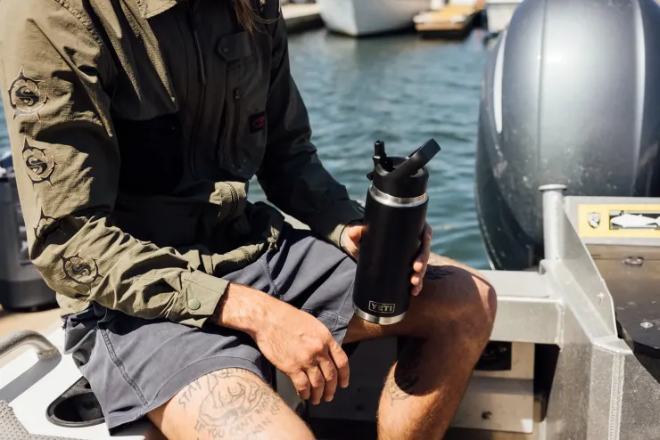 Yeti Rambler 26oz Straw Bottle - Black Hot